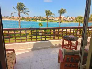 فيلا اول صف بحيره صخريه مارينا 5