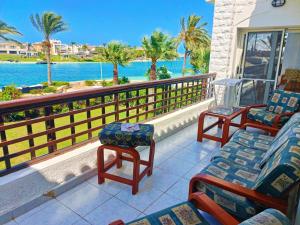 فيلا اول صف بحيره صخريه مارينا 5