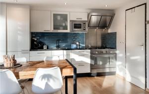 3 Bedroom Gorgeous Home In Stavenisse