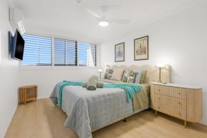 Breakers North Absolute Beachfront Apartments - Official