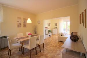 Ferienwohnung Tino mit Garten in Strandnähe 