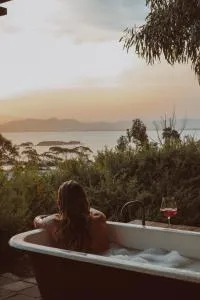 The Sandy Sister - Carlton