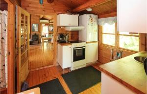 3 Bedroom Beautiful Home In Samsø