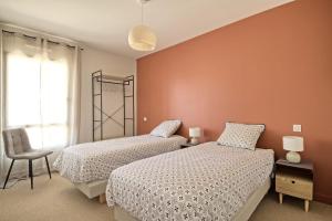 Maisons de vacances Family house with private pool : photos des chambres