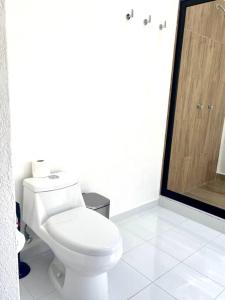 Deco5B Spacious Downtown Studio