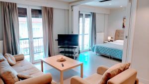 Luxurious minimal apartment in Acropolis