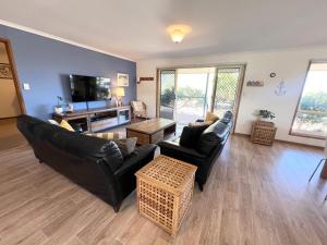 Beachwood - Fabulous Front-Row Goolwa Beach, Pet Friendly