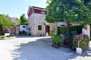 Tolle Wohnung in Zambratija mit Terrasse und Neben dem Strand - Ubytování bez kategorie ve městě Zambratija