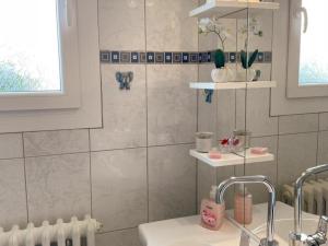 Maisons de vacances Gite tout confort avec jardin, 3 chambres, proche de Beauval et Chateaux de Loire - FR-1-491-447 : photos des chambres