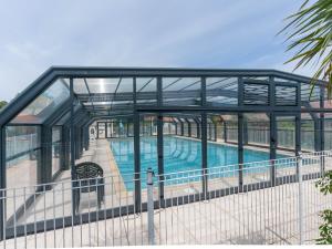 Maison avec Piscine à Parentis-en-Born, près du Lac – 3 Chambres, Terrasse et WiFi Inclus - FR-1-319-572