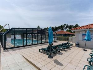 Maison avec Piscine à Parentis-en-Born, près du Lac – 3 Chambres, Terrasse et WiFi Inclus - FR-1-319-572