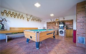 Awesome Home In Kraj Donji With Wifi 