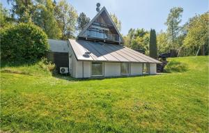 Nice Home In Ebeltoft With Sauna