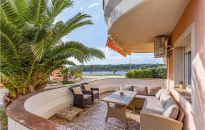 2 Bedroom Gorgeous Apartment In Medulin 