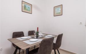 Beautiful Apartment In Baric Draga With Wifi 