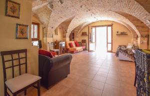 Nice Apartment In Castilenti With Wifi