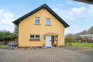 Schönes Appartement in Lutzerath mit Garten, Terrasse und Grill - Urschmitt