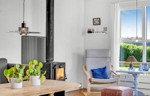 Amazing Home In Ebeltoft With Wifi