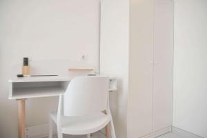 Nice and Cozy Studio Sky House BSD Apartment By Travelio