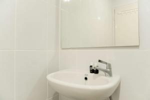 Restful and Comfy 2BR Tokyo Riverside PIK 2 Apartment By Travelio