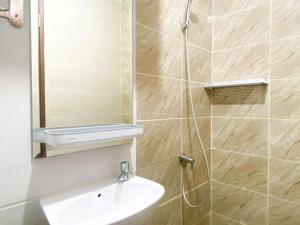 Modern Look and Homey Studio Apartment at Transpark Juanda Bekasi Timur By Travelio