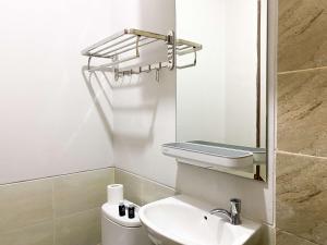 Modern Look and Homey Studio Apartment at Transpark Juanda Bekasi Timur By Travelio