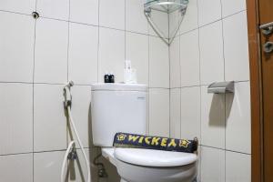 Nice and Comfy 1BR at Dago Suites Apartment By Travelio