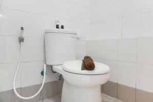 Strategic and Warm Studio at Bassura City Apartment By Travelio