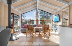 3 Bedroom Stunning Home In Fårevejle