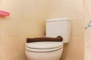 Cozy Living 1BR Maple Park Sunter Apartment By Travelio