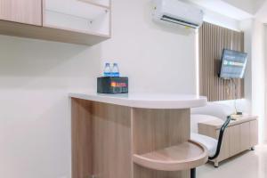 Relaxing Studio at Daan Mogot City Apartment By Travelio