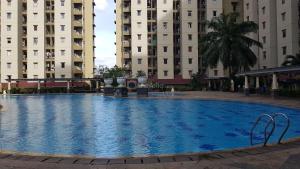 Comfort Stay 2BR Apartment Mediterania Palace Residences By Travelio