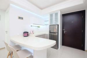 Cozy Stay and Spacious 3BR at Nifarro Park Apartment By Travelio