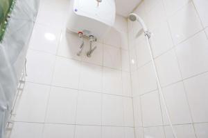 Minimalist and Comfort Stay Studio Room at Signature Park Grande Apartment By Travelio