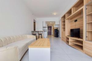 Strategic and Simple 3BR Sky House BSD Apartment By Travelio