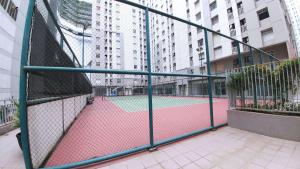 Cozy Stay and Tidy 1BR Green Bay Pluit Apartment By Travelio