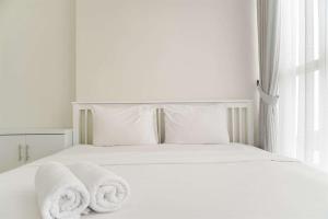 Serene and Best Location 2BR Gold Coast Apartment By Travelio