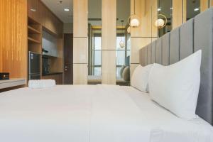 Great Location Studio at The Newton Ciputra World 2 Apartment By Travelio