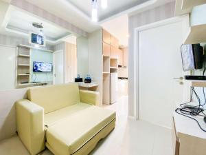 Homey Apartment with 1BR at Parahyangan Residence By Travelio