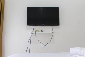 Comfortable and Classic Studio Apartment at M-Town Residence By Travelio