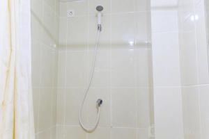 Comfortable and Classic Studio Apartment at M-Town Residence By Travelio