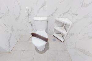 Restful Studio at Anwa Residence Bintaro Apartment By Travelio