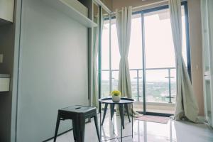 Best Deal and Strategic Studio Sky House BSD Apartment By Travelio