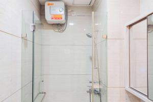 Compact and Homey Studio at Brooklyn Alam Sutera Apartment By Travelio