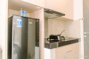 Restful and Comfy Studio at Serpong Garden Apartment By Travelio