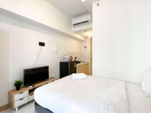 Good Choice and Nice Studio at Tokyo Riverside PIK 2 Apartment By Travelio