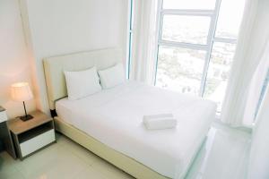 Good Deal and Minimalist 1BR Brooklyn Alam Sutera Apartment By Travelio