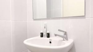 Modern Look Studio Tokyo Riverside PIK 2 Apartment By Travelio