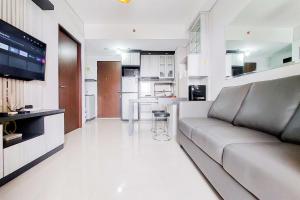 Best Price and Homey 2BR at Transpark Bintaro Apartment By Travelio
