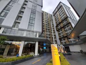 Great Deal and Cozy Studio Patraland Amarta Apartment By Travelio